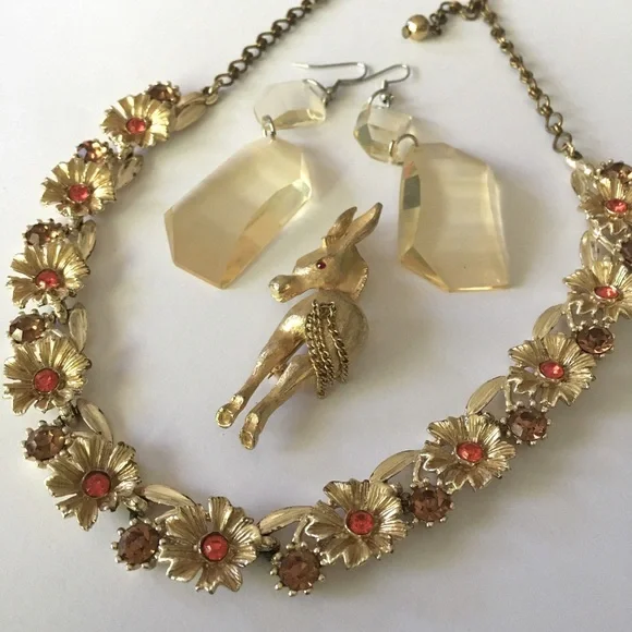 VTG 🌼 Golden Curated Trio jewelry set - Picture 1 of 16